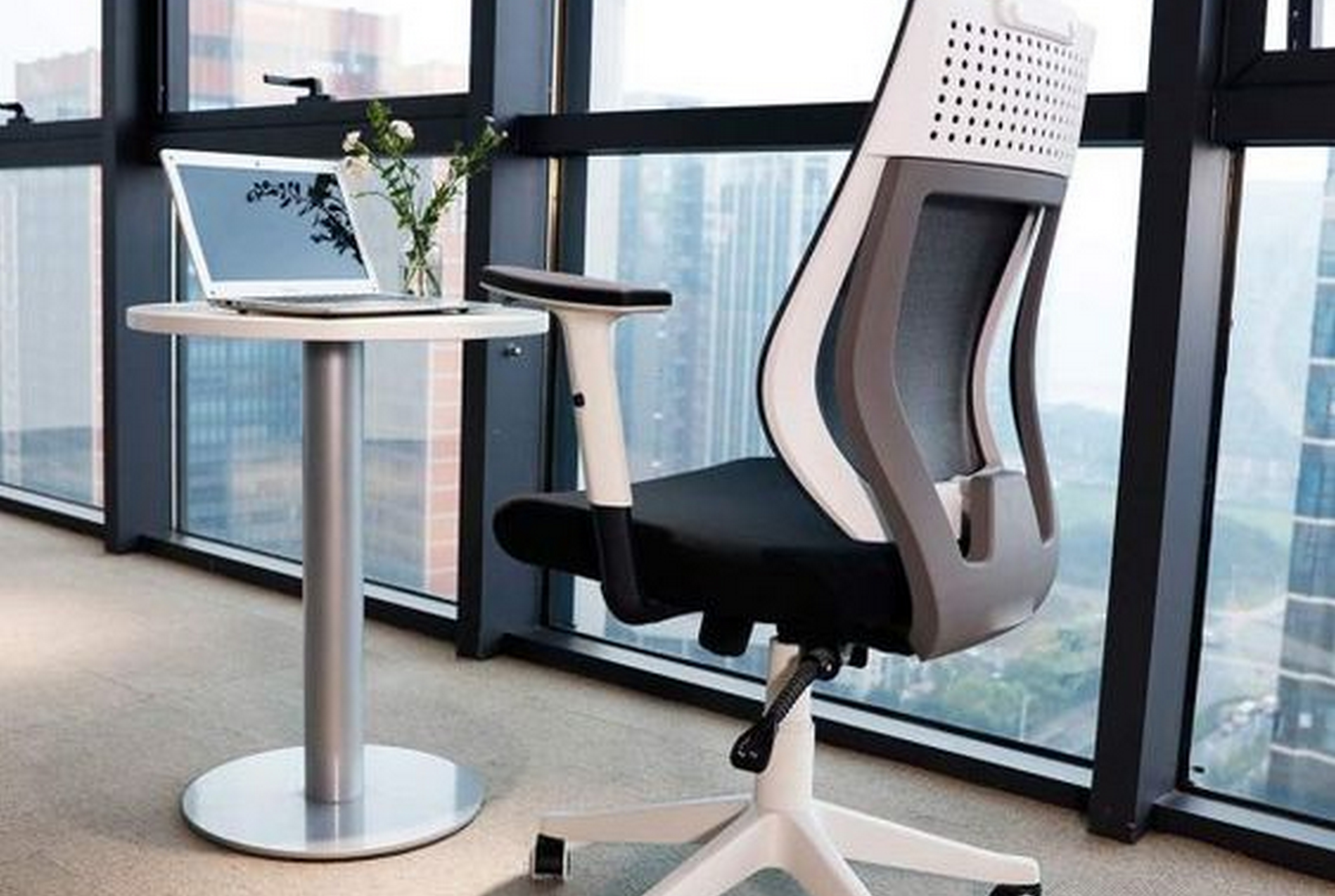 Самый дорогой офисный стул